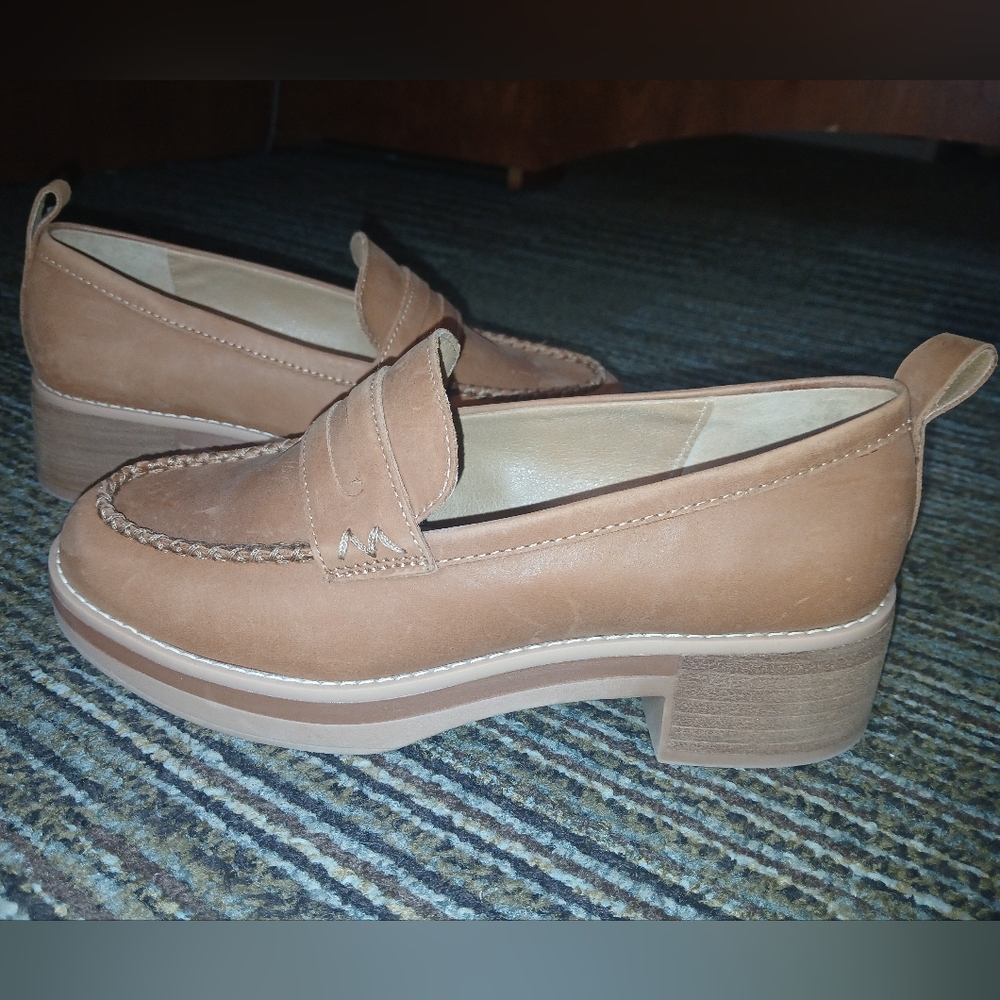 Women's Tan Loafers
